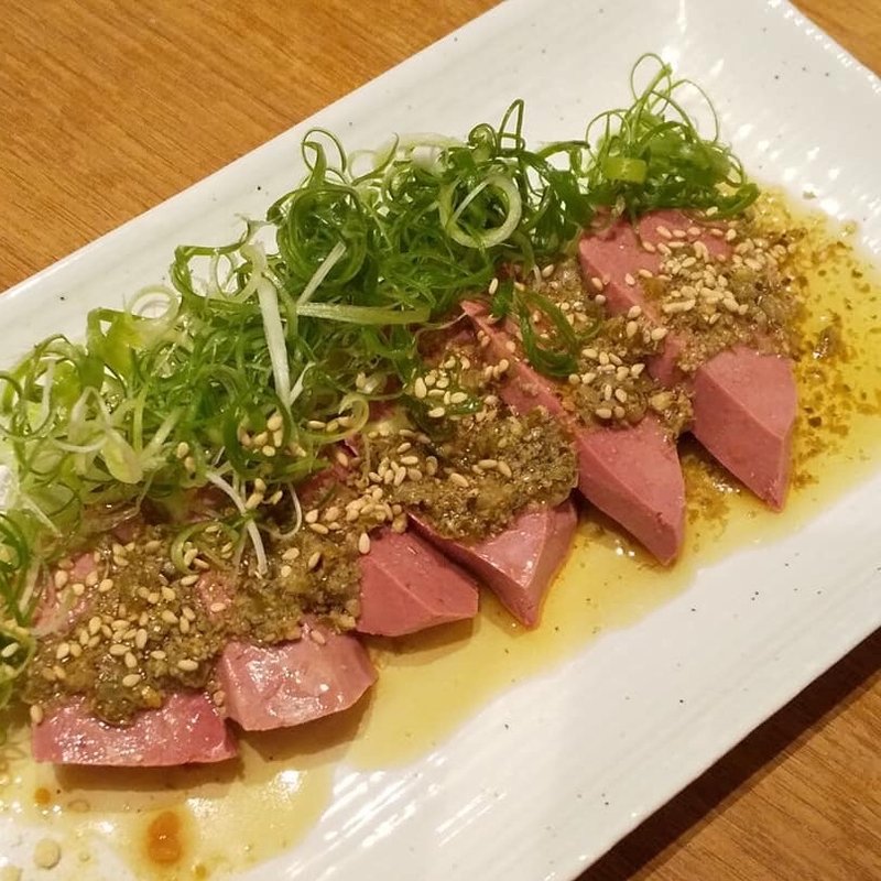 和牛レバ刺し(やきとん もつ吉 分店 )