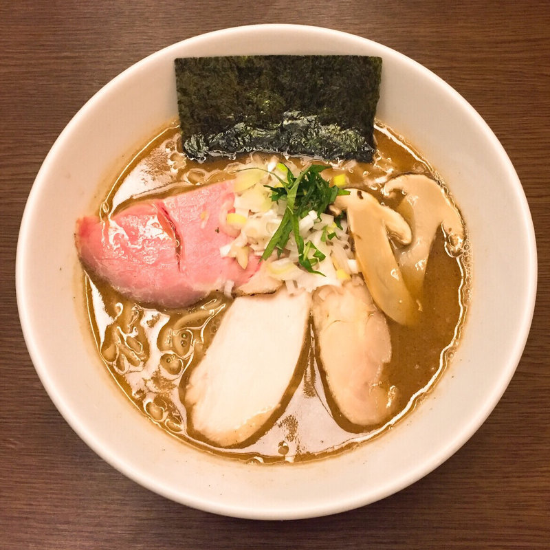 秋刀魚と松茸の濃厚豚骨らぁめん(フスマにかけろ 中崎壱丁 （麩）)