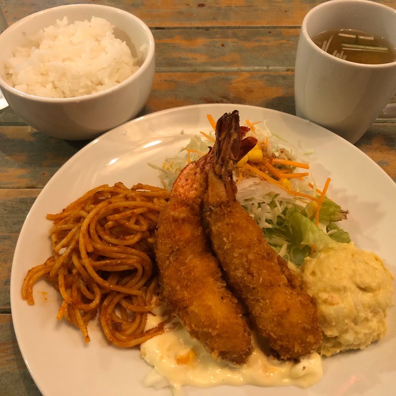 日替わりランチ（エビフライ）(cafe glow （カフェ　グロウ）)