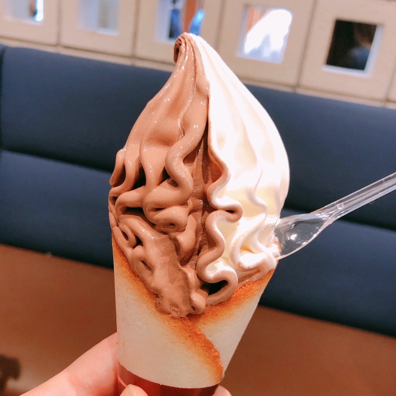 クレミア（ソフトクリーム）(アペティートカフェ博多駅マイング店)