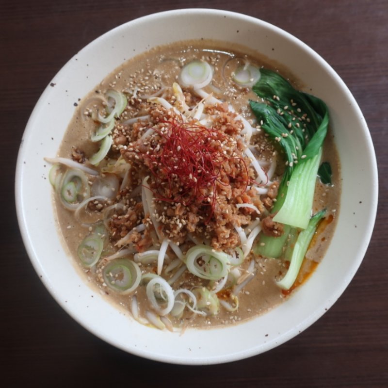 濃厚白胡麻担々麺(焦がしらーめん麺屋誠)