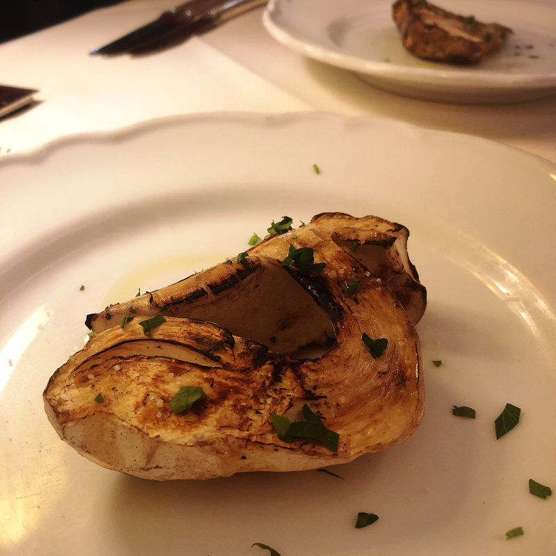 生ポルチーニ茸の炭火焼(メッツァニィノ )