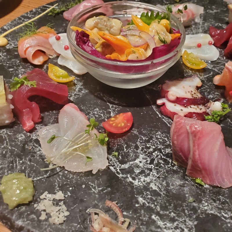 鮮魚のカルパッチョ(TAVERNA UOKIN)