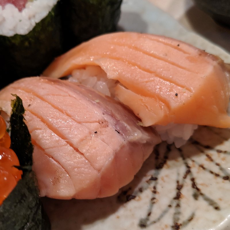 あぶりサーモン(亀すし 本店)
