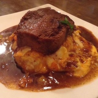 やわらか厚切り牛タンオムライス(チャモロ )