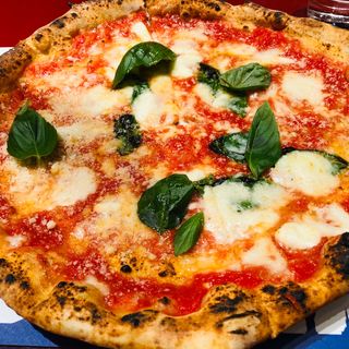 ブッラータのマルゲリータ(Gino Sorbillo Artista Pizza Napoletana)