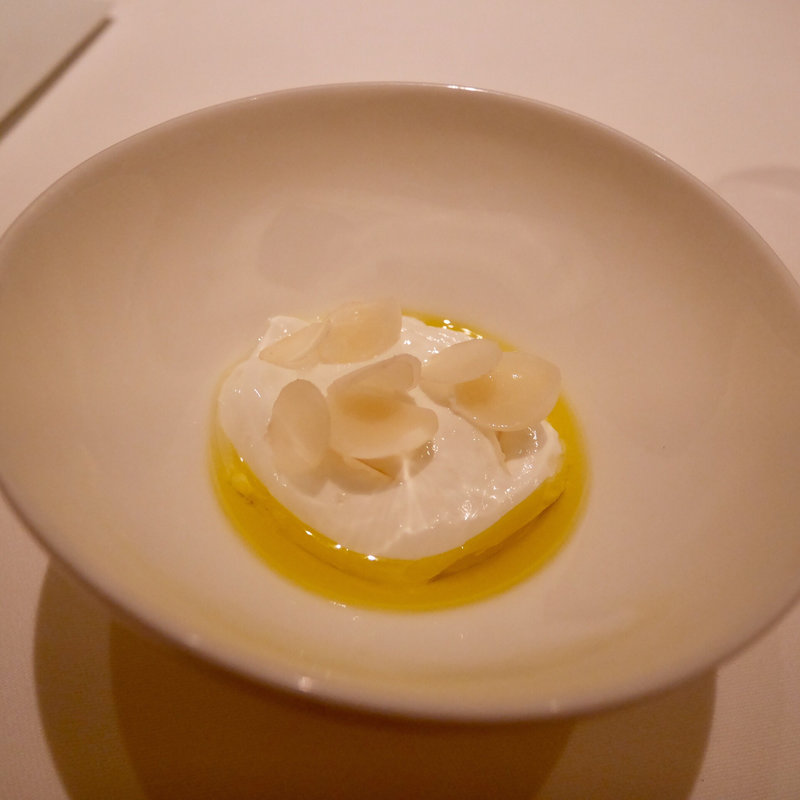 山羊ミルクのバヴァロア(カンテサンス （Quintessence）)