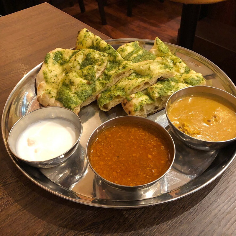 2色カレー(インド定食ターリー屋 大阪駅前第3ビル店)