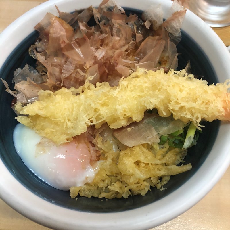 しょうゆえび玉うどん(こんぴらうどん 参道店(本店))