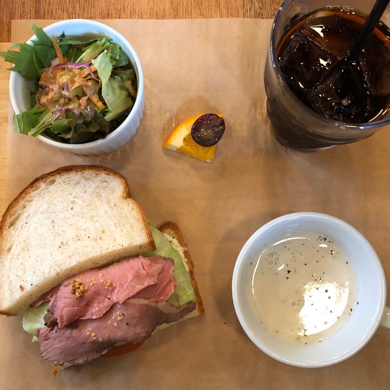 ローストビーフサンドイッチ(メルシーズ)