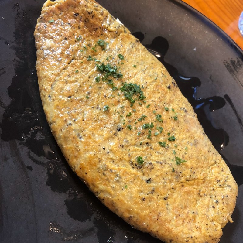 黒トリュフのオムレツ(ワインダイニング 「街角グラス」 町田)