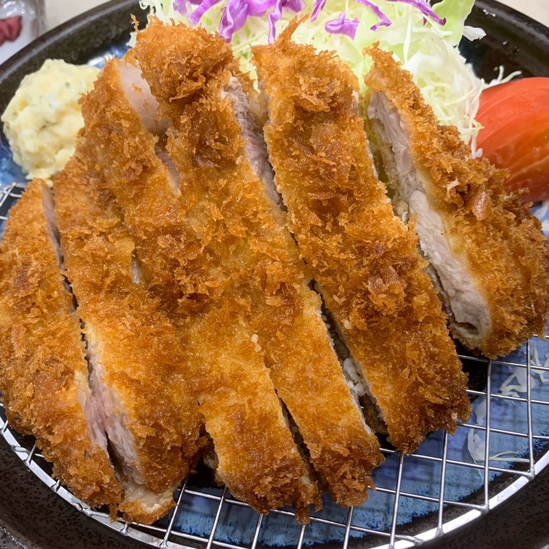 ロースとんかつ定食(とんかつ豚晴 本店 （とんかつとんはる）)