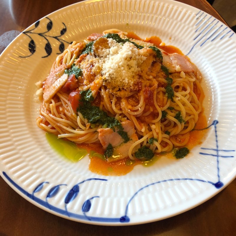 ベーコンとキノコのトマトソース(椿屋茶房 丸ビル店)