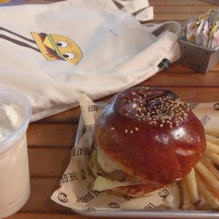 モッツァレラバーガー(the great burger stand ザ グレート バーガー スタンド)