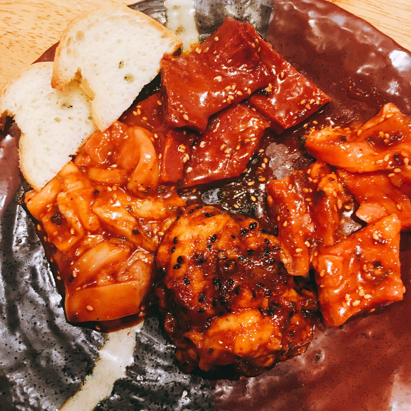 ホルモン4種盛り(神泉ホルモン 三百屋)