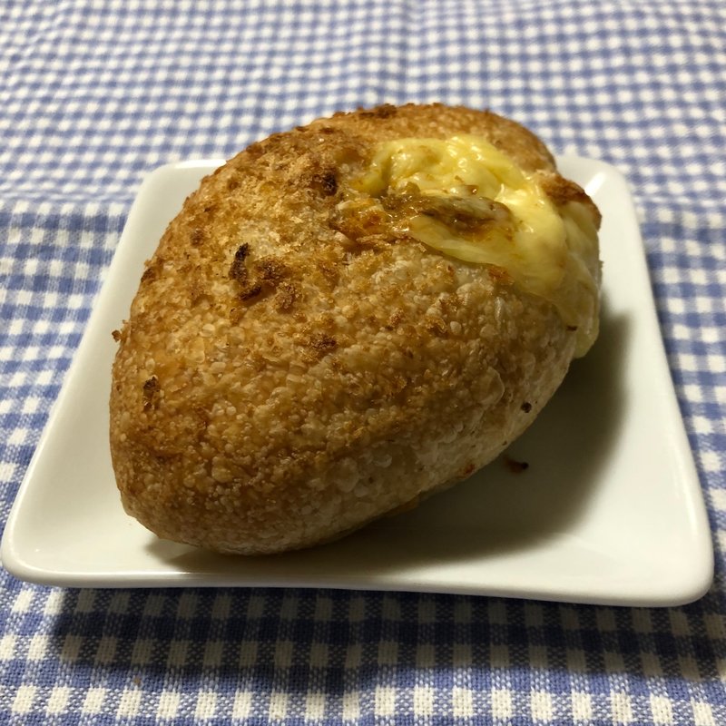 チーズキーマカレーパン(パン工房 まごころ)