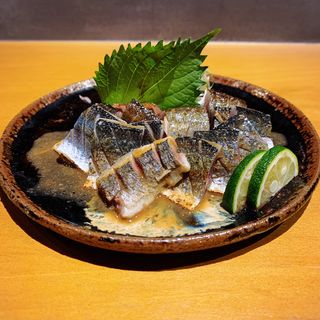 炙り秋刀魚刺 肝醤油かけ(伊勢海老蕎麦 清正)