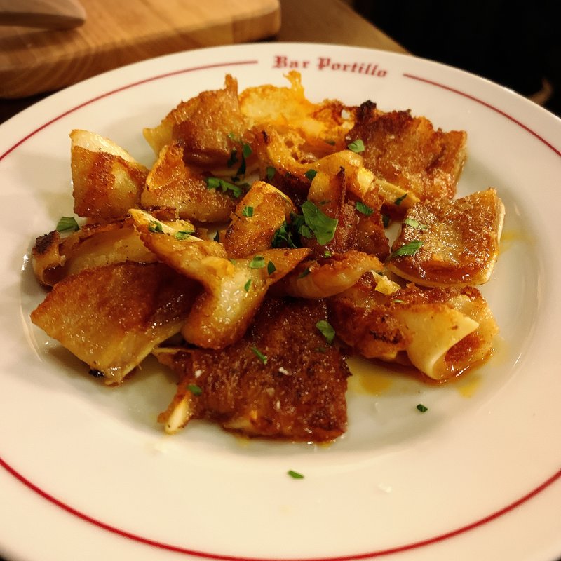 豚耳の鉄板焼き(バル ポルティージョ （Bar Portillo）)