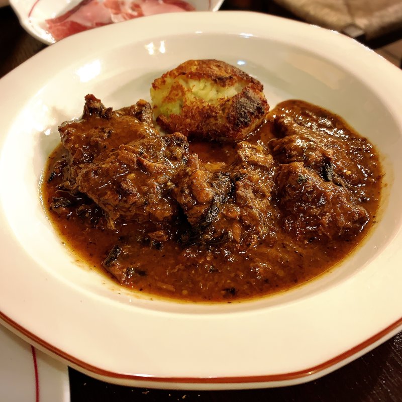 牛ランプ肉とキノコの煮込み(バル ポルティージョ （Bar Portillo）)
