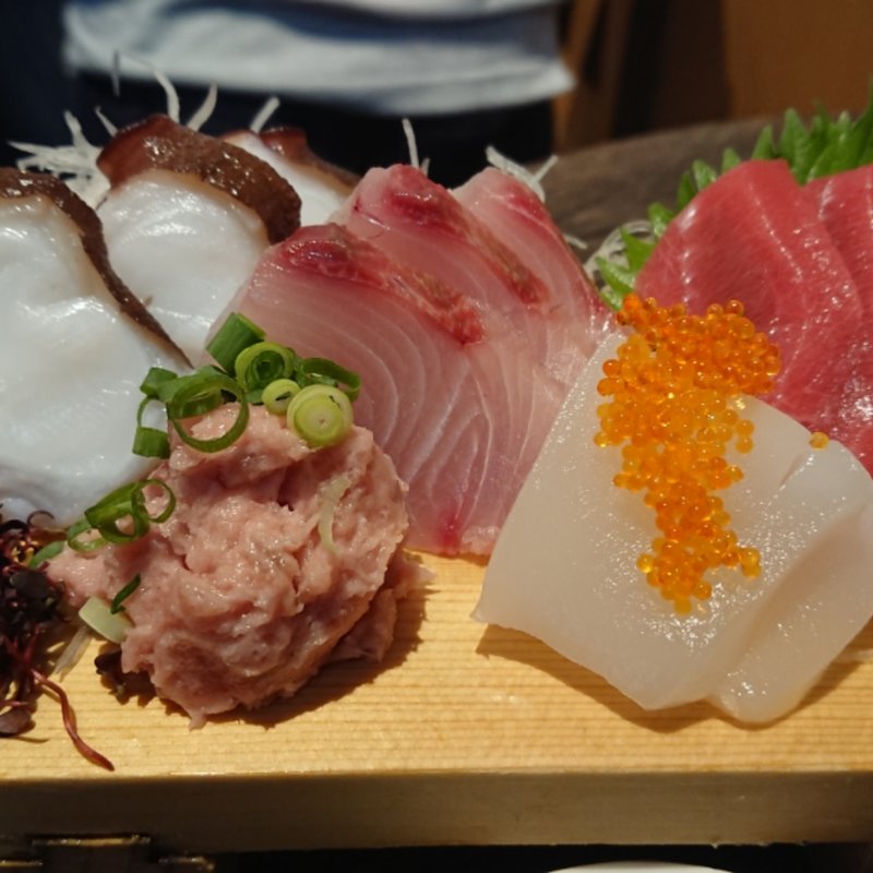 刺身盛り合わせ(立ち呑 破天荒 )