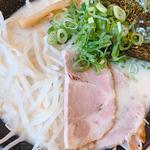 白豚骨ラーメン(熟成とんこつラーメン一番軒西春駅前)