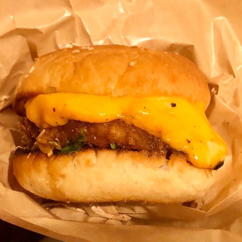 メンチカツバーガー(ステーキ&ハンバーグ　ひげ　五稜郭店)