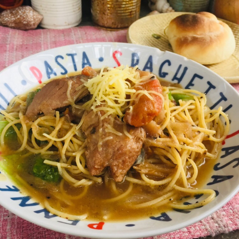 タラと野菜のスープパスタ(BOXX Coffee & X-presso)