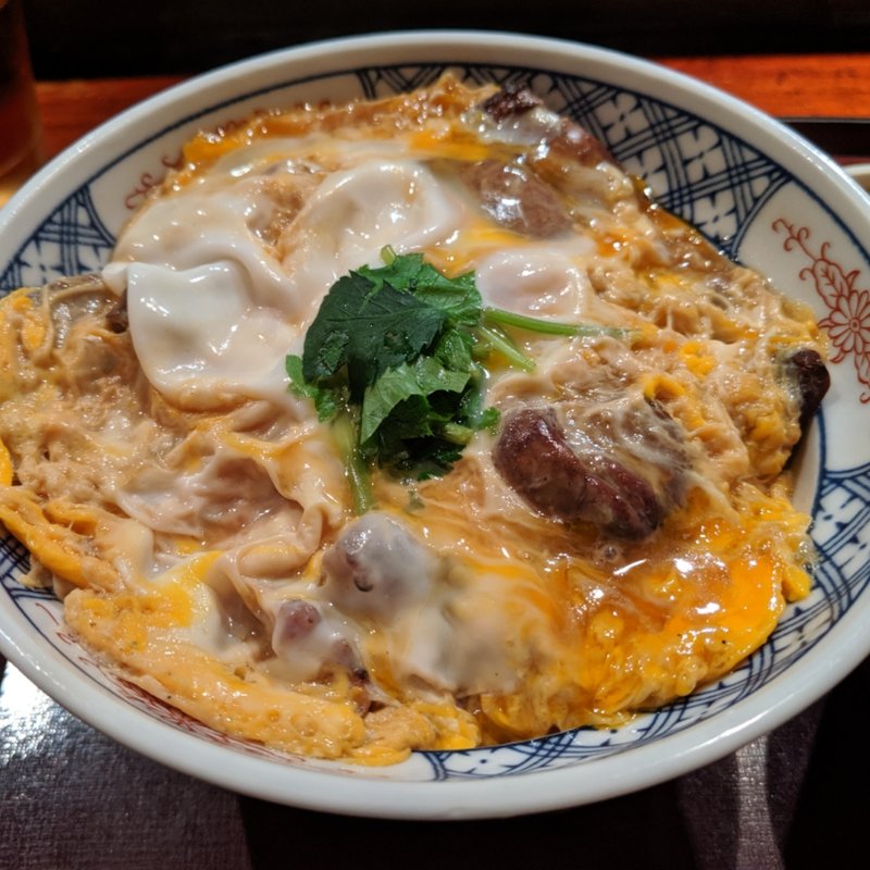 もつ入り親子丼(繁乃井 東京駅黒塀横丁店 （しげのい）)