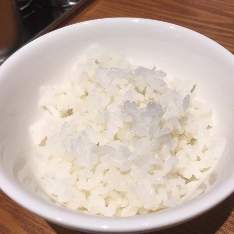 ランチタイムのサービスライス(SHIBIRE NOODLE 蝋燭屋 札幌店)