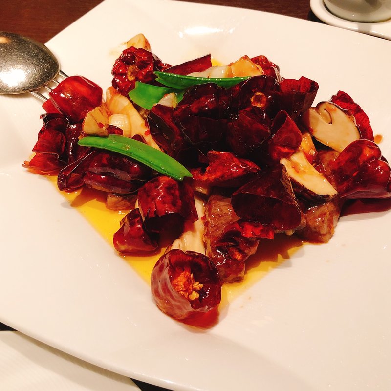 黒毛和牛サーロインと松茸の赤唐辛子炒め(四川)