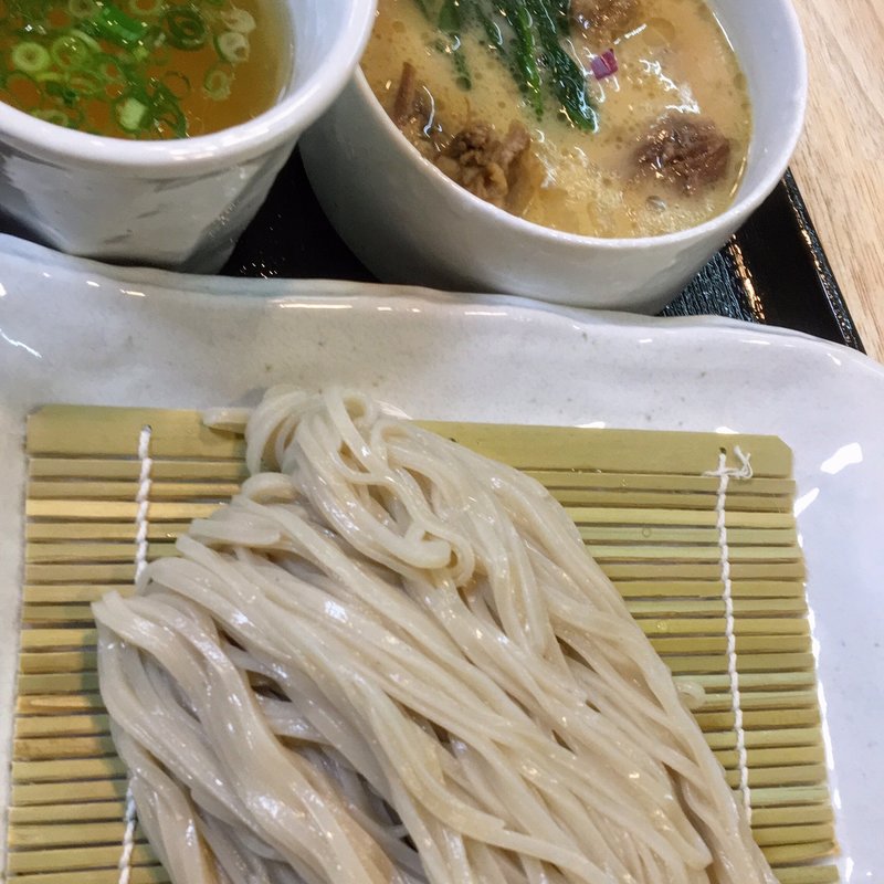 麦そばざる(麦の上)