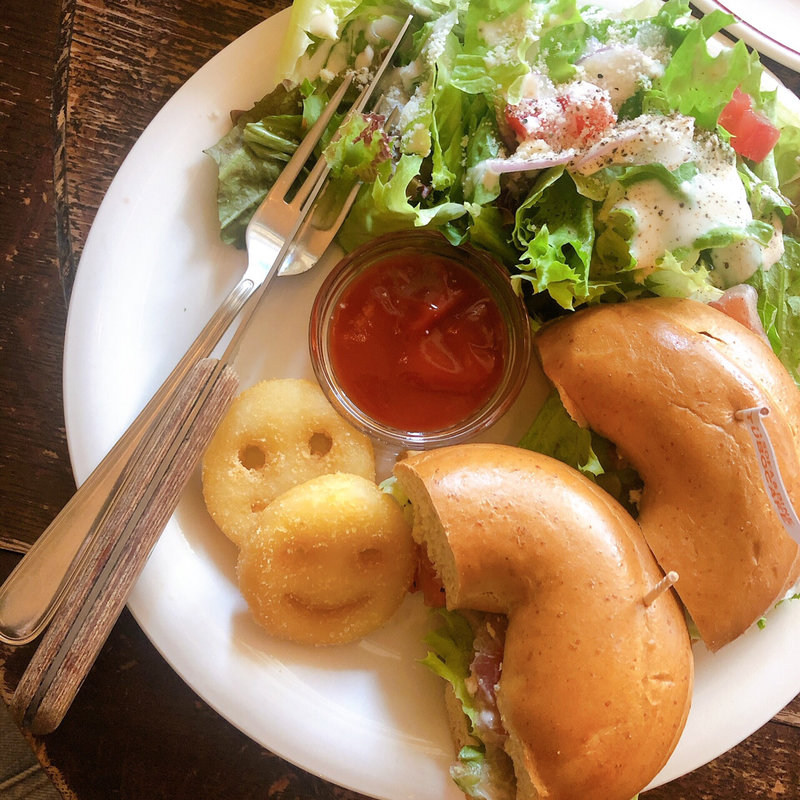 ベーグルサンド（生ハム＆クリームチーズ）(TUBO CAFE【ツーボカフェ】)