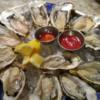 生牡蠣6ピース盛り合わせ(BOSTON OYSTER & CRAB  東京日比谷ミッドタウン店)