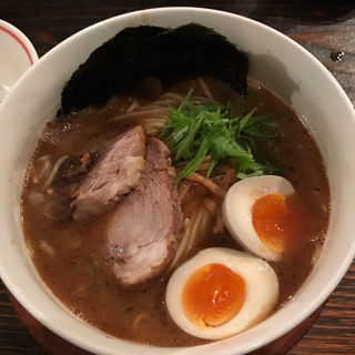 「上」正油そば 950円 「上」塩そば(生粋 池袋本店 （きっすい）)