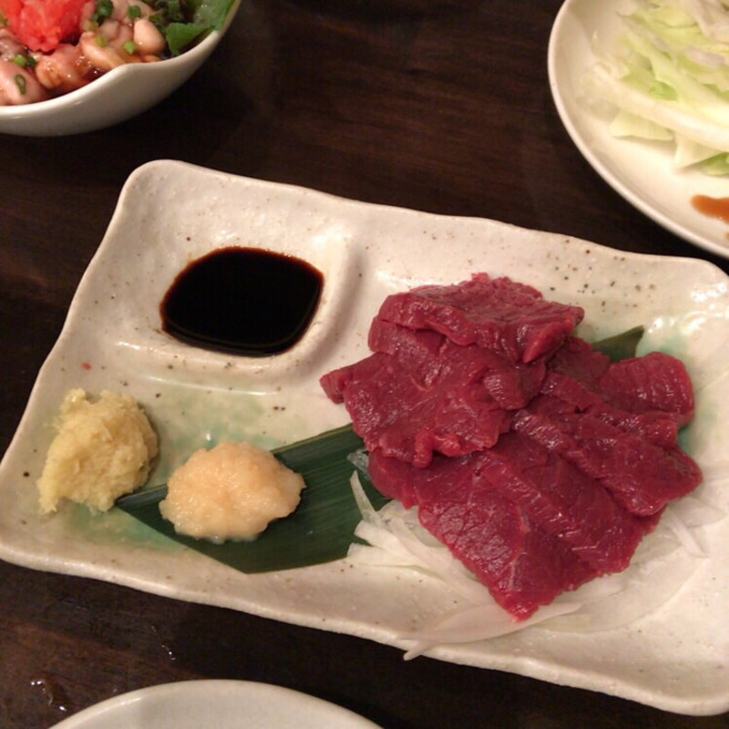 馬刺し(マルキュウ高円寺本店)