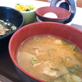豚汁サラダセット(すき家 福岡博多駅南店)