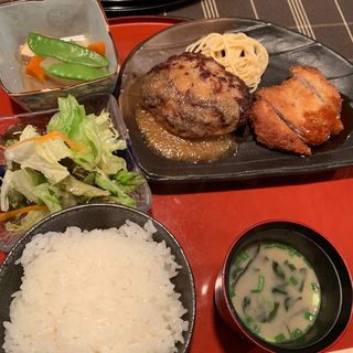 ハンバーグ&ポークカツ(キッチン 秋津 )