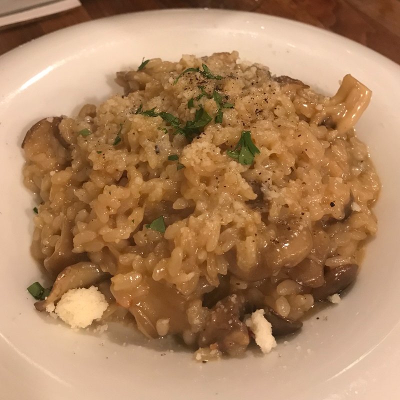 ポルチーニ茸ときのこのリゾット(イタリアン SASUKE 京橋店)