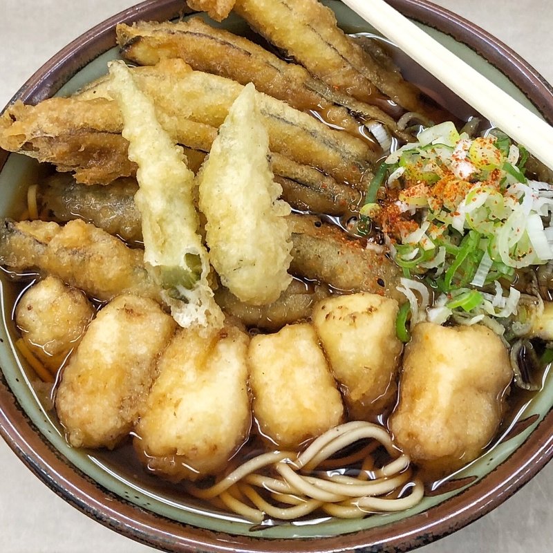 茄子と白アスパラ天そば(八兆)