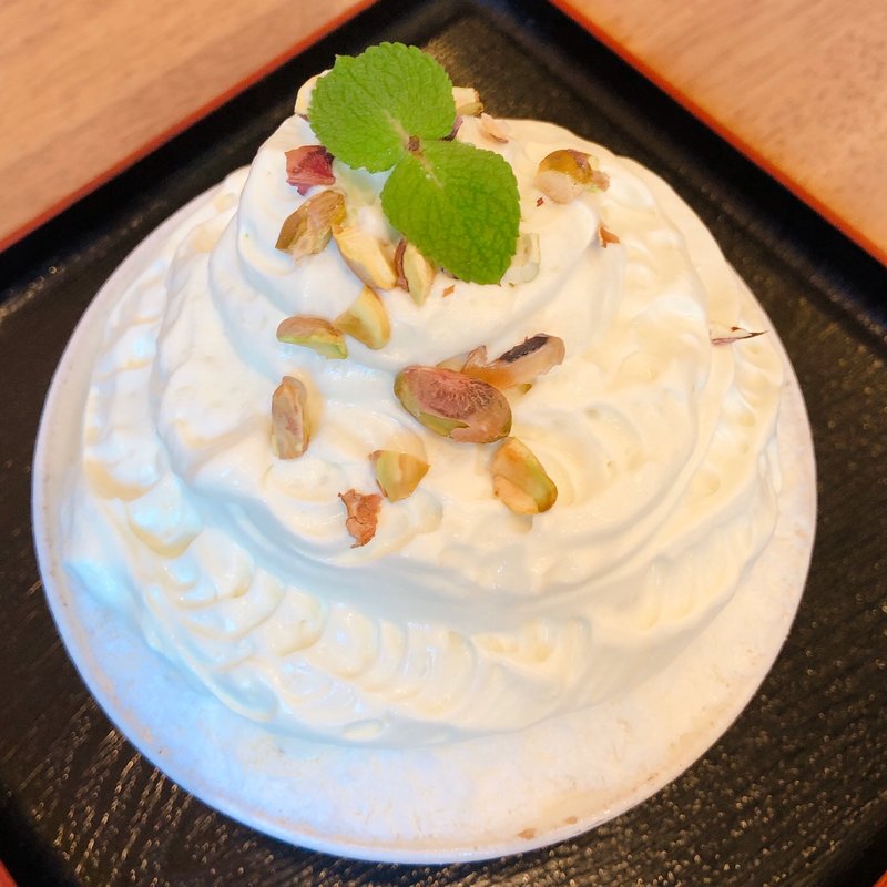 ピスタチオエスプーマ雪(丹波立杭 YAMATO cafe)