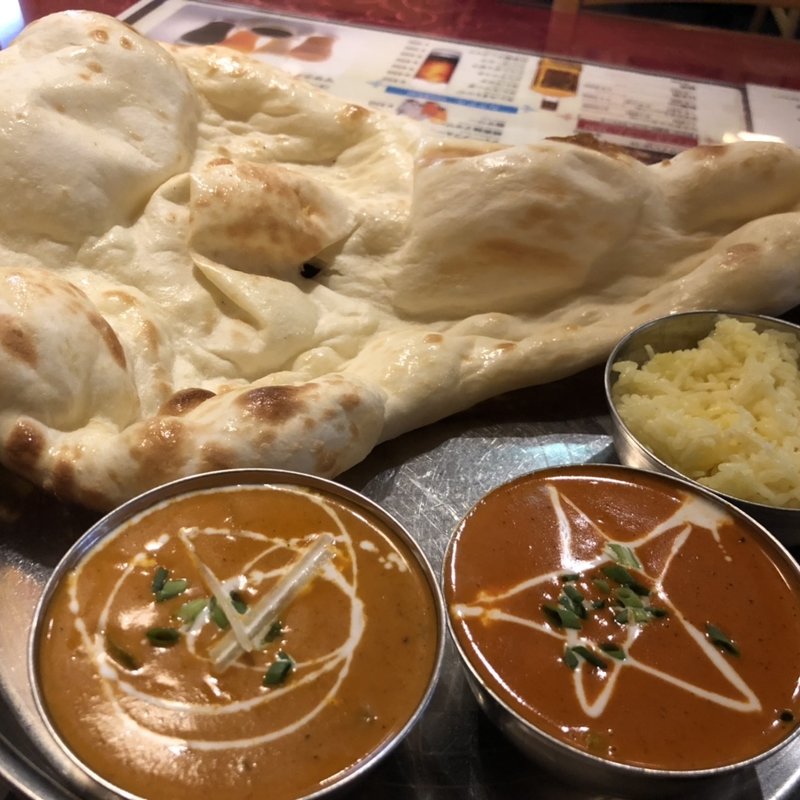 Bセット カレー2種類、ナン&ライス、サラダ、ドリンク(インド料理タージタンドール)