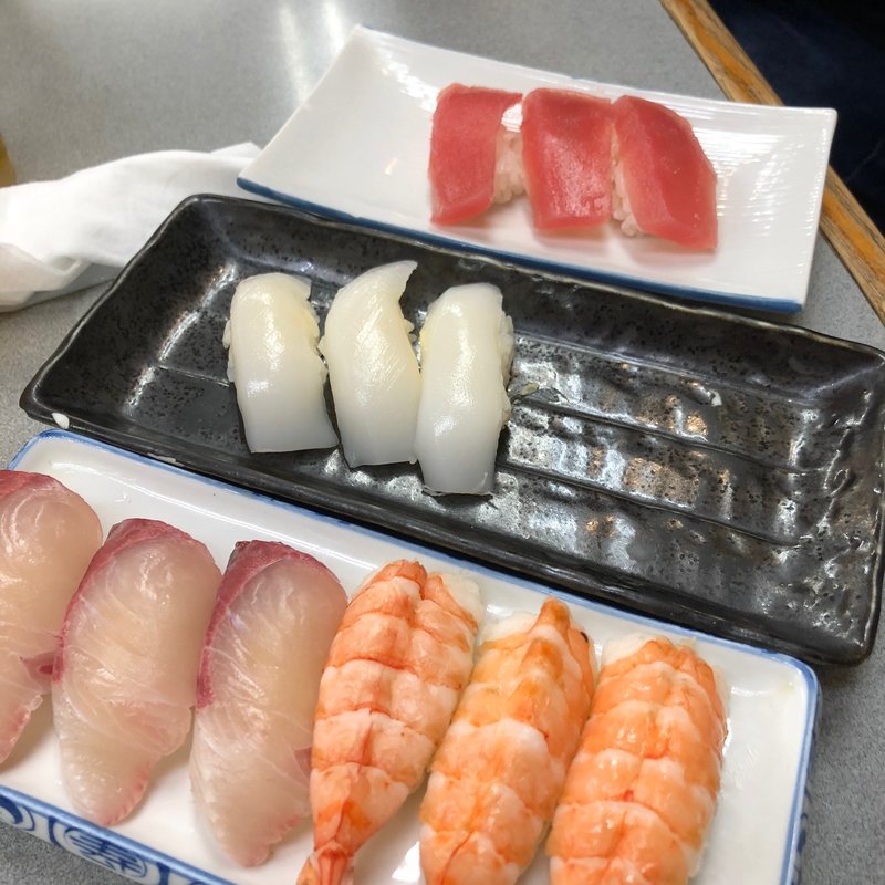 えび いか まぐろ はまち(大興寿司 本店)