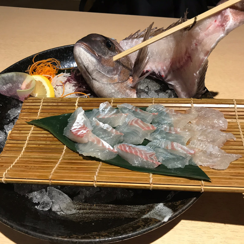 真鯛刺身(釣船茶屋 ざうお 新宿店)