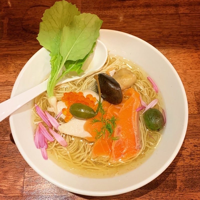 限定　アトランティックサーモンと大黒本しめじのらーめん(海老丸らーめん)