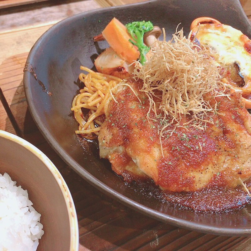 チキングリル（メインと選べるおかず）ご飯・味噌汁・サラダ付き(九重珈琲 長住店)