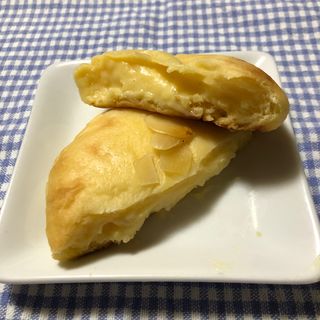 クリームパン (パネ・ポルチーニ （PANE PORCINI）)