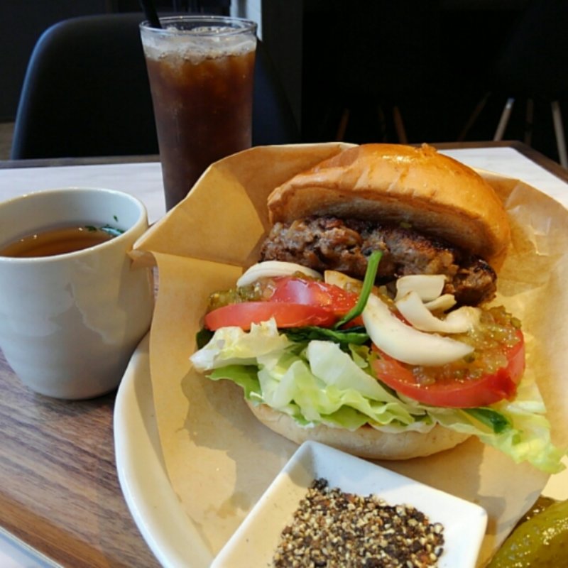 ペッパーハンバーガー(京橋ビーフスタイルあか里)