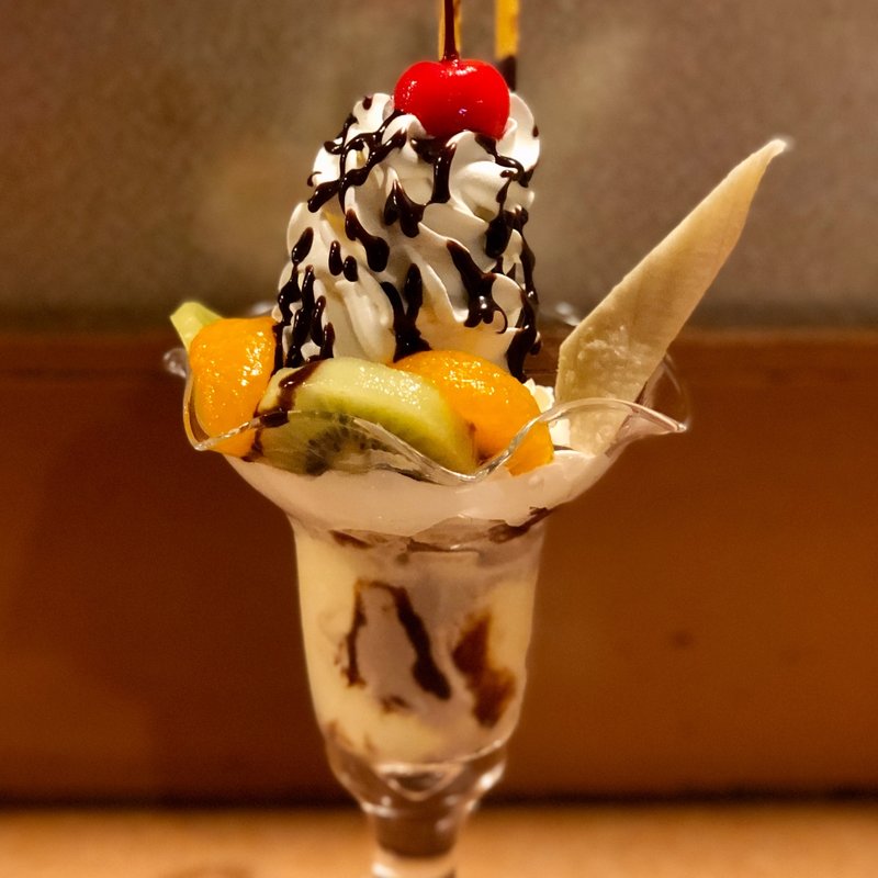 チョコレートパフェ(コーヒー&洋食 赤い風車)