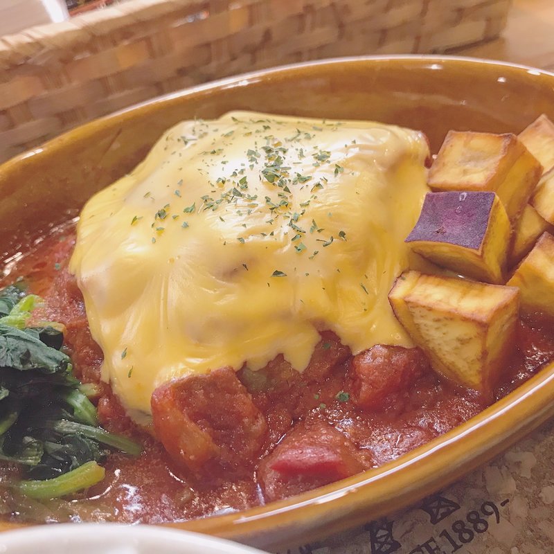 トマトとチーズの煮込みハンバーグ(ふらっとカフェ)