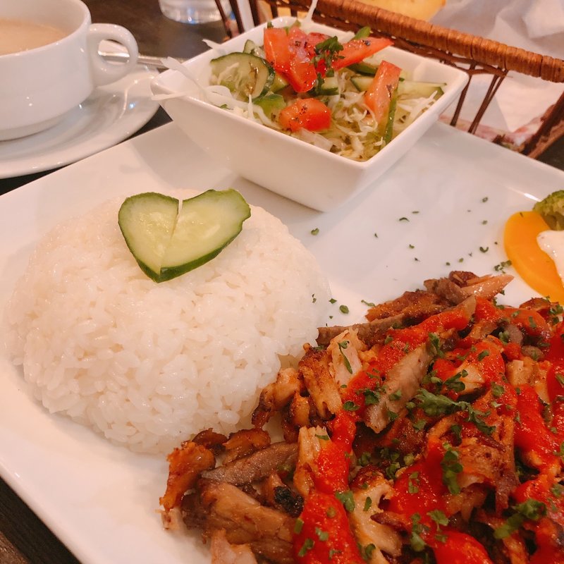 Aランチ　　　　　　　　　　　　　　　　　　　　　　　(TRUVA （トゥルヴァ）)